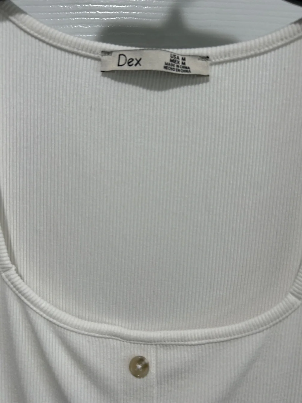 Dex Ivory Button-Front Ribbed Tank, size M - Picture 3 of 4